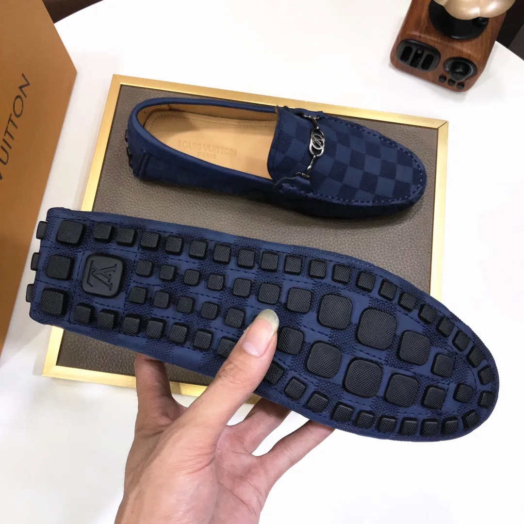 Men's men's shoes 💰420💰 [LV Doudou shoes] (water-dyed cowhide lining) new model is on the market, available on the official website. The new Doudou shoes are processed into single-color materials, and the uppers are made of imported cowhide material. The body of the shoe is fully hemmed with mark thread, and is lined with imported original cowhide leather. The elegant shoe shape is super suitable for all-matching, and the size is 38-44.